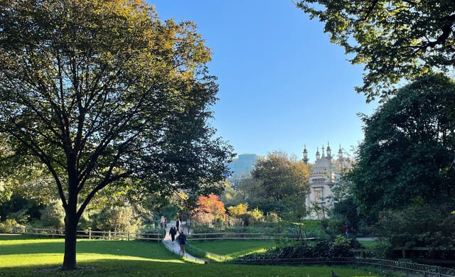 En grønn park i Brighton