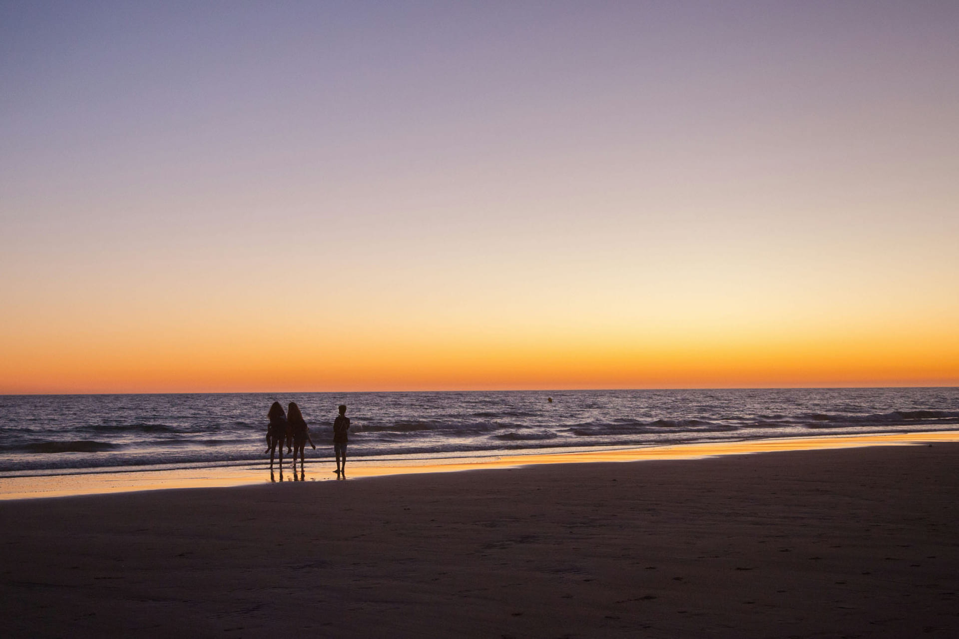 Stranden i solnedgang