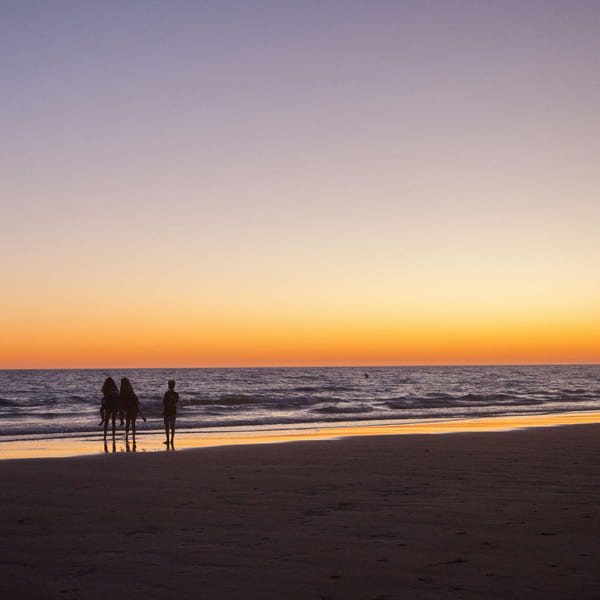 Stranden i solnedgang